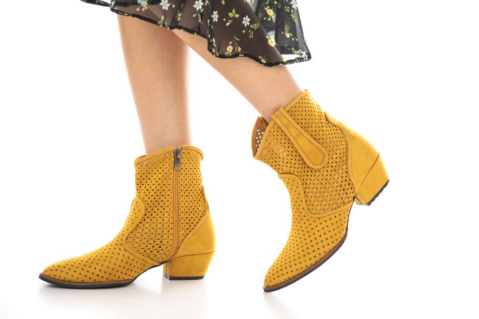 Ankle Boots With Trousers and Dresses: Proportions That Work